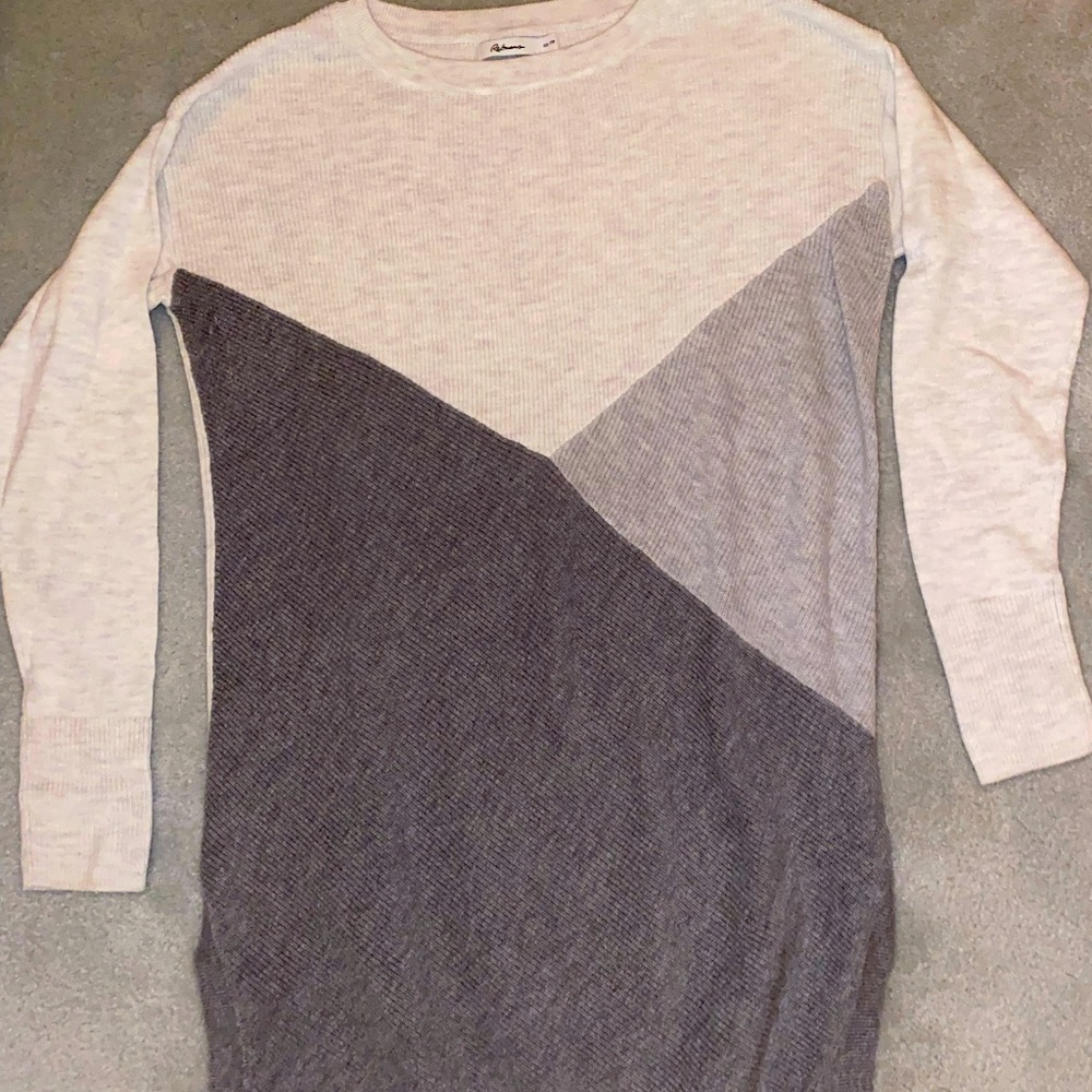 Reitman’s Long Sweater Top. Great with Leggings.  XS. Fits larger like a small.